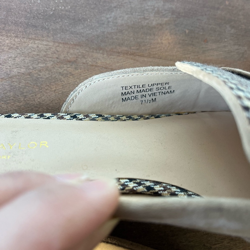 Ann Taylor Shoes Womens 7.5 M Mules Plaid Tan Brwn Tassel Slip on Career Comfort - Picture 3 of 7